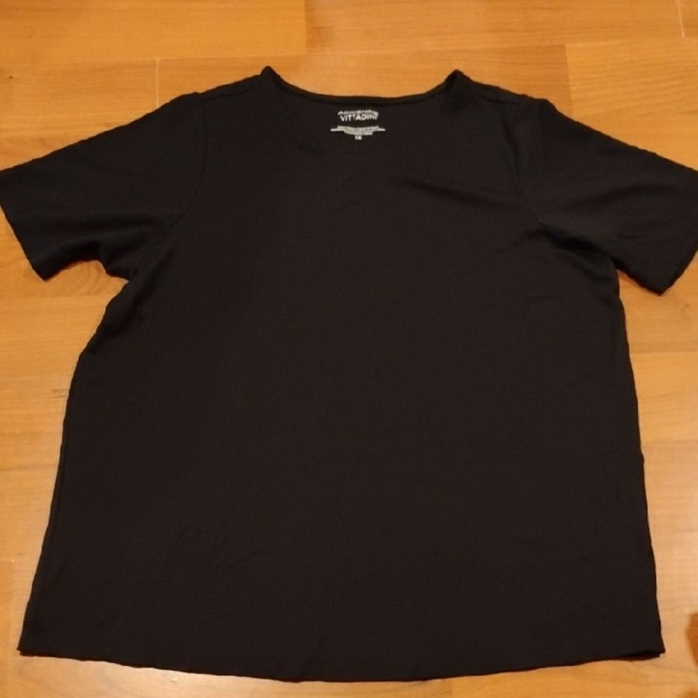 Adrienne Vittadini Black Short Sleeve Tee
